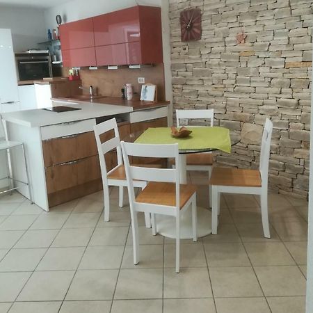 איזולה Apartma Zalka מראה חיצוני תמונה